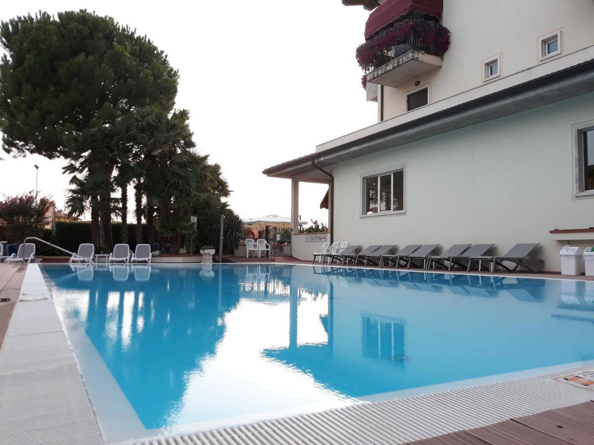 Hotel Da Roberto Лацизе Экстерьер фото
