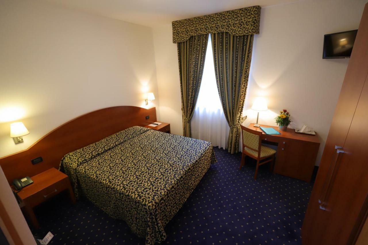 Hotel Da Roberto Лацизе Экстерьер фото