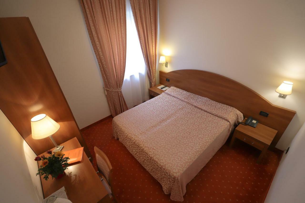 Hotel Da Roberto Лацизе Экстерьер фото