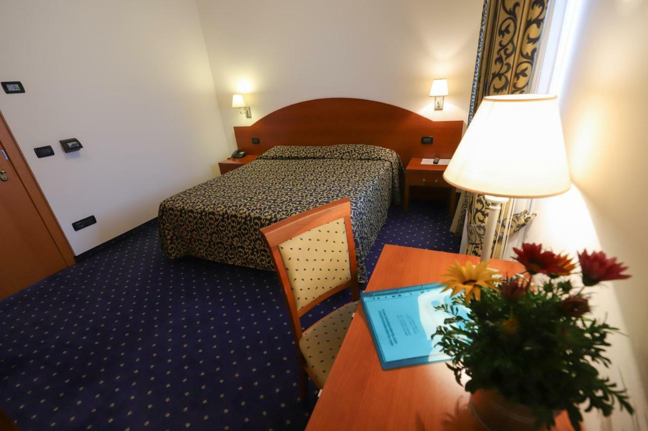 Hotel Da Roberto Лацизе Экстерьер фото