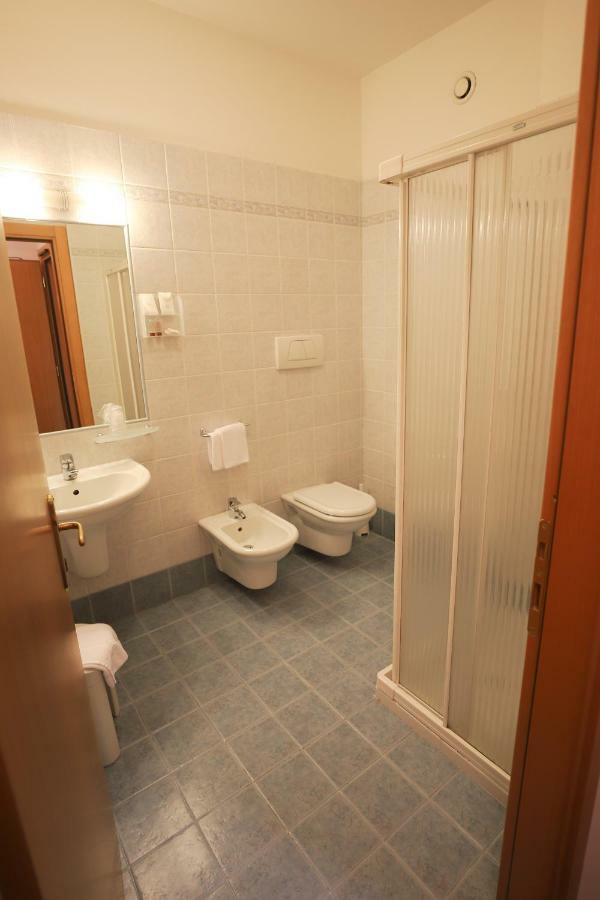 Hotel Da Roberto Лацизе Экстерьер фото