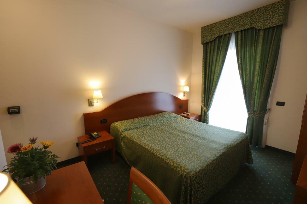Hotel Da Roberto Лацизе Экстерьер фото