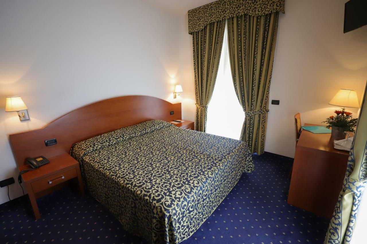 Hotel Da Roberto Лацизе Экстерьер фото