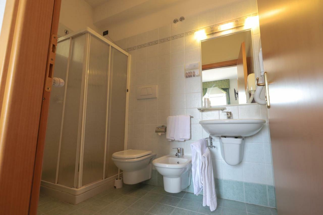 Hotel Da Roberto Лацизе Экстерьер фото