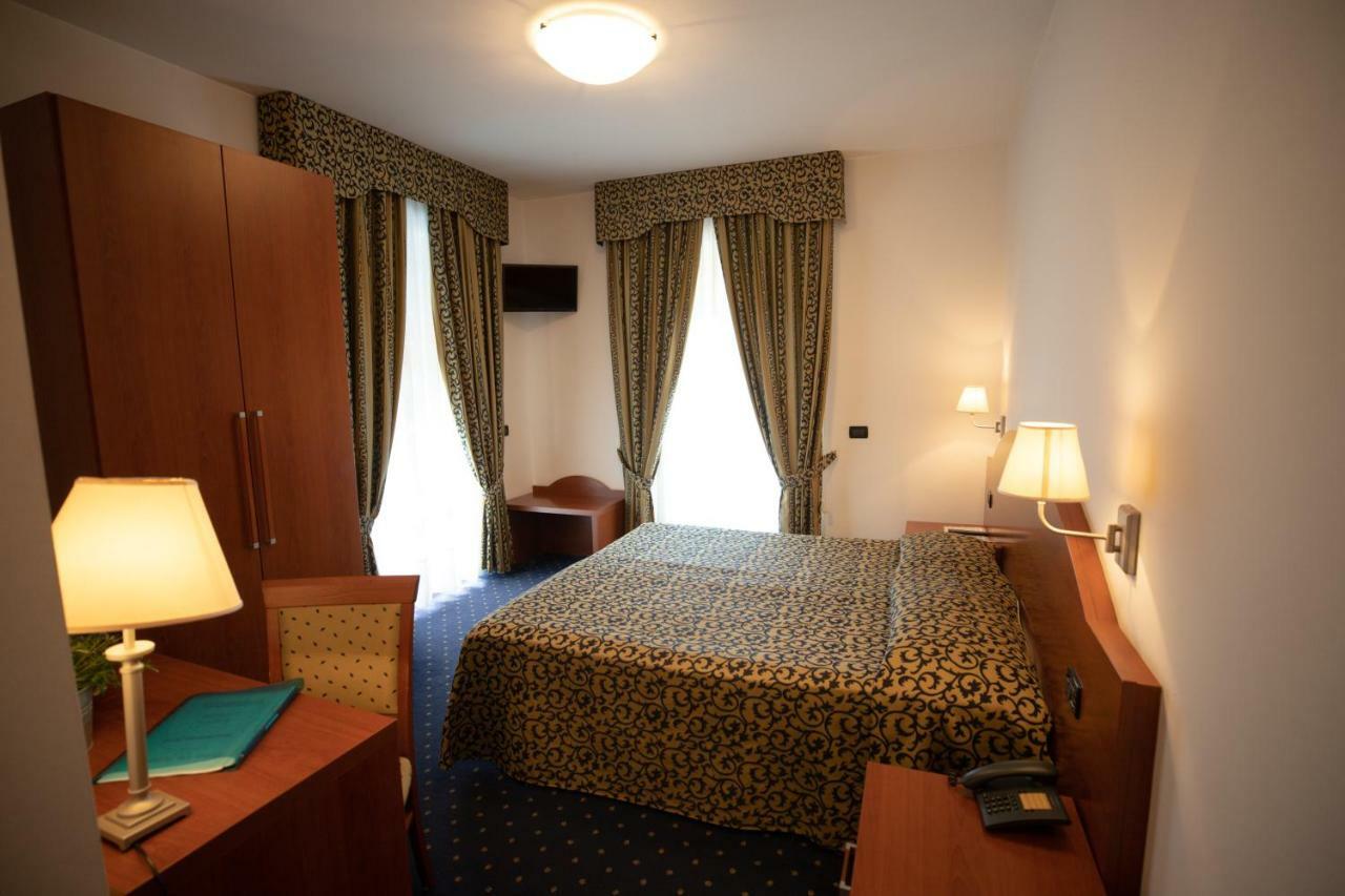 Hotel Da Roberto Лацизе Экстерьер фото